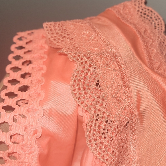 2 Cut-Out Cheeky Panties - Picture 9 of 9